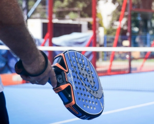how to hold your padel racket properly